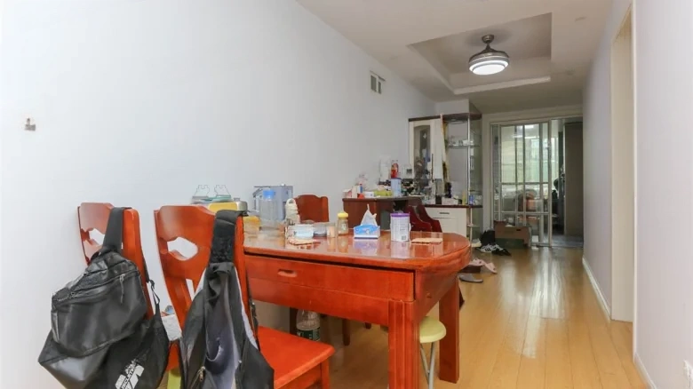 Green Edge Apartment - View 6