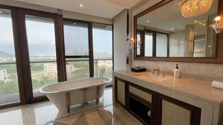 Half Mountain Peninsula - View 14