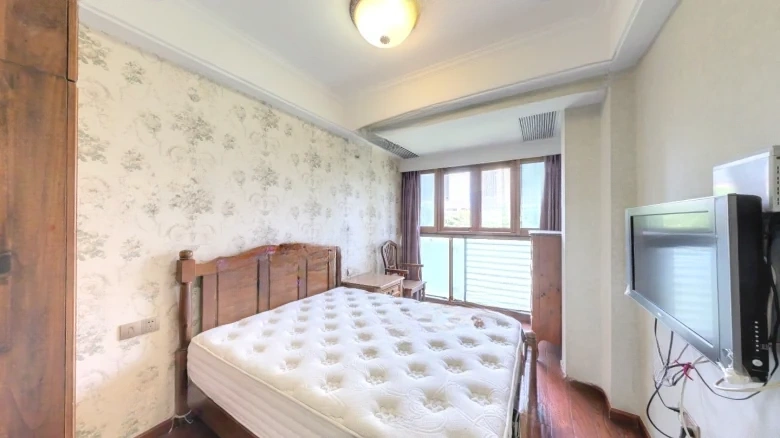 Golden Foundation Courtyard Mansion - View 2