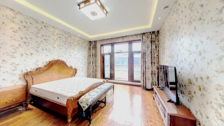 Zhonghai Shang Hu Shi Jia - View 4