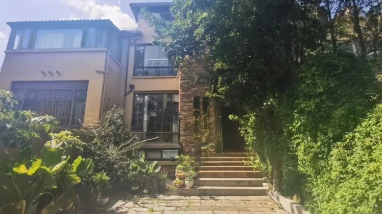 Century Peninsula Olive Valley - View 12