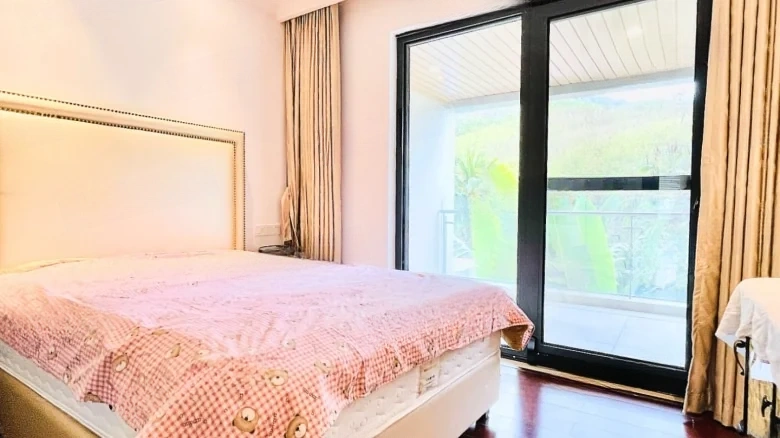 Half Mountain Peninsula - View 3