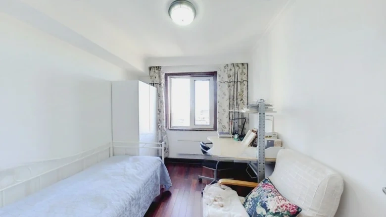 Rich Rhein Garden - View 3