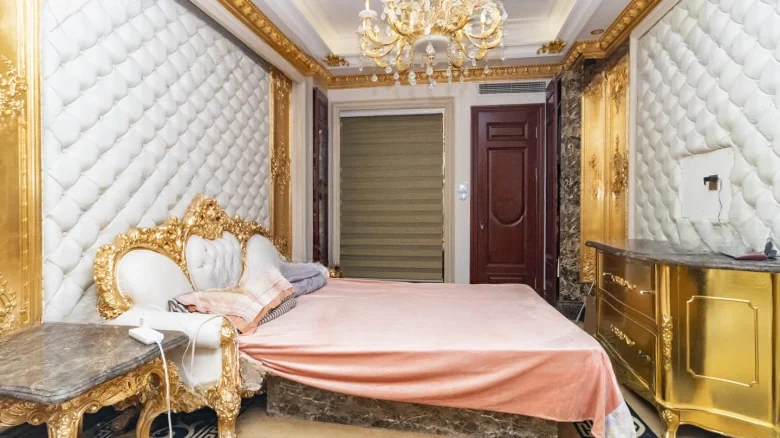 Huaren She Mountain Nine Mile Complex - View 9