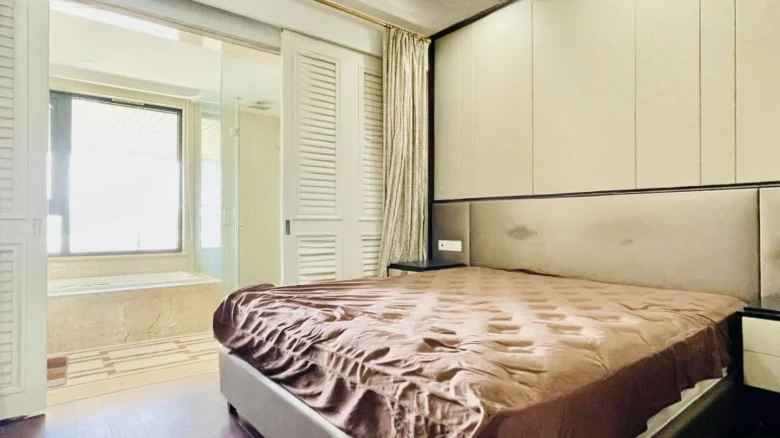 Half Mountain Peninsula - View 2