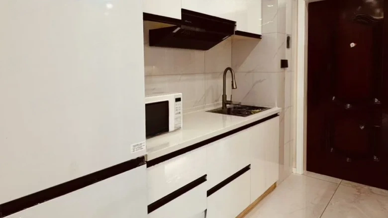 Sassoon in Elephant - View 2