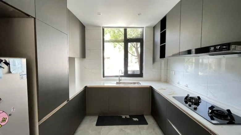 Champagne Town - View 18