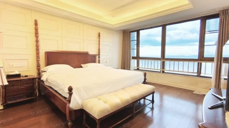 Banshan Bandao · Central Seaview Avenue - View 3