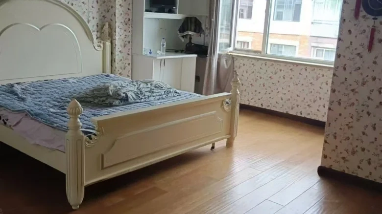 Changchun Pearl明珠 can be directly translated as part of the location name and descriptive term. For precise translation in context or specific use case e.g., business, geographic, additional information might be needed. However, strictly translating - View 2