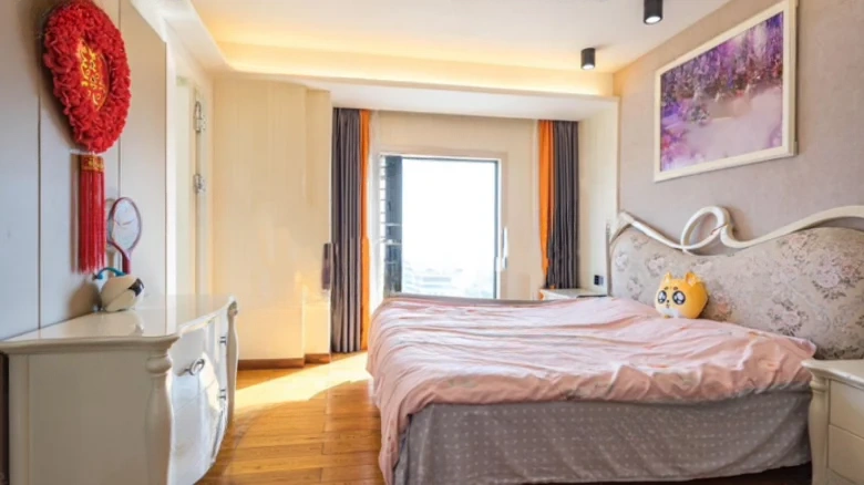 Upper East Beauty Land - View 2