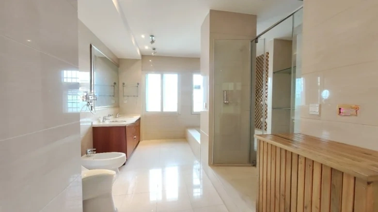 Jade Feather Crimson Dawn - View 20