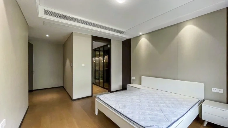 High Tech Purple Micro Hall - View 6