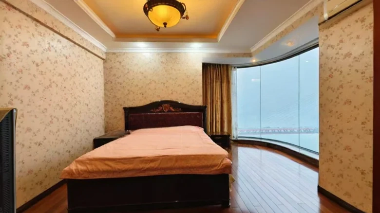 East and Bay - View 3