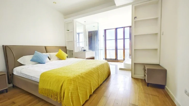 Half Mountain Peninsula Phase III East Sea Bay - View 3