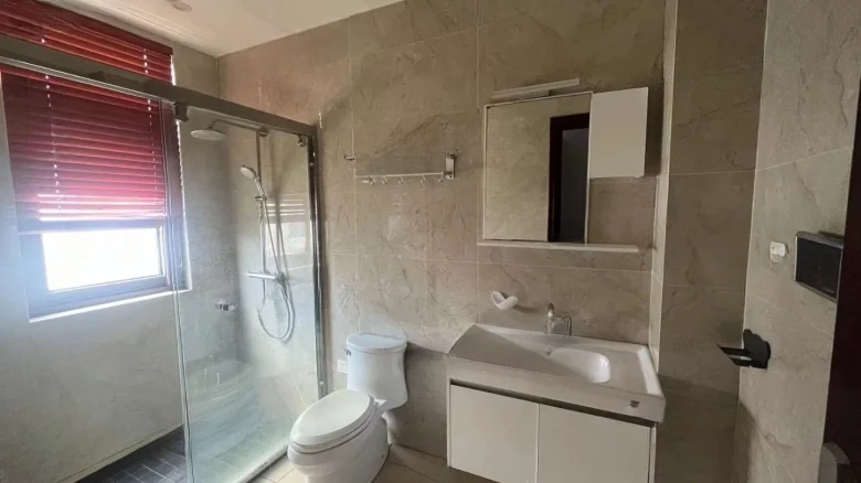 Rongyu Compound или более точно в контексте имен местности может быть - View 13