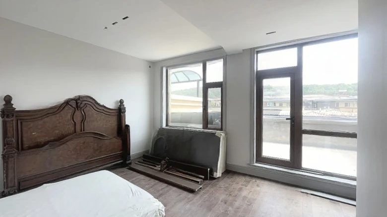 Hengji Country Garden Jinshitan碧桂園 Country Garden is a wellknown real estate brand in China, so it's kept in its commonly used English translation. Thus, the full translation would be - View 7