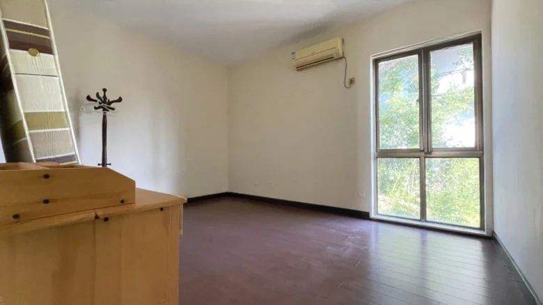 Tai Lake Star - View 5