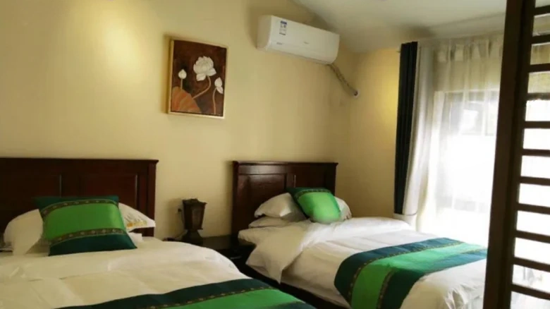 Cinnamon Camphor 16 Bazaar - View 3