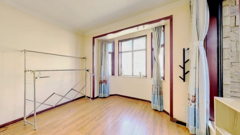 Zhonghai Shang Hu Shi Jia - View 6