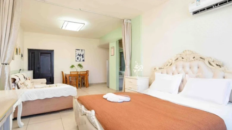 Sanya Golden Phoenix Seaview Apartment - View 2