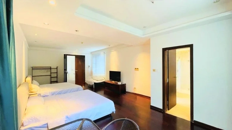 Half Mountain Peninsula Twin Bays Phase II - View 2