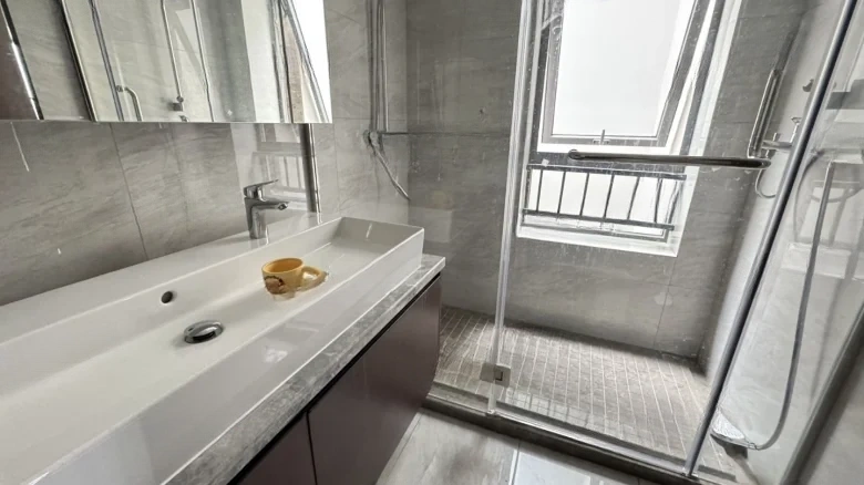 Radiant Verdant Grove - View 12