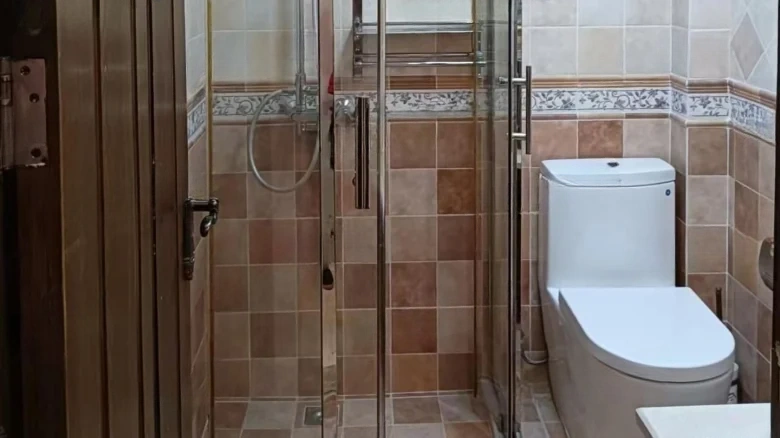 Elegant Jade Courtyard - View 9