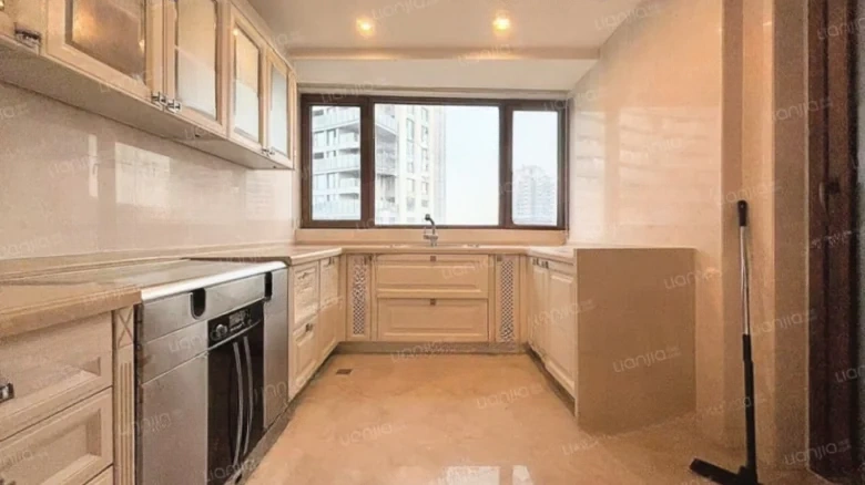 Half Mountain Peninsula · Central Sea View Boulevard - View 7