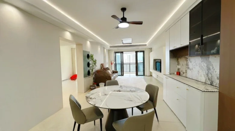 Royal View Mansion - View 6