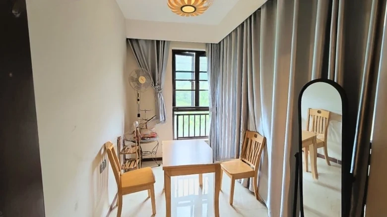 HeHong · Holiday Sunshine - View 5