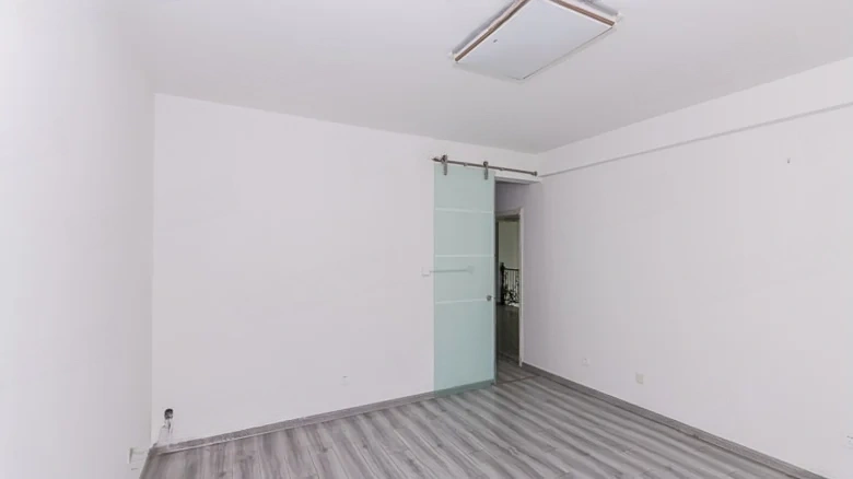 Aurora Manor Court - View 12