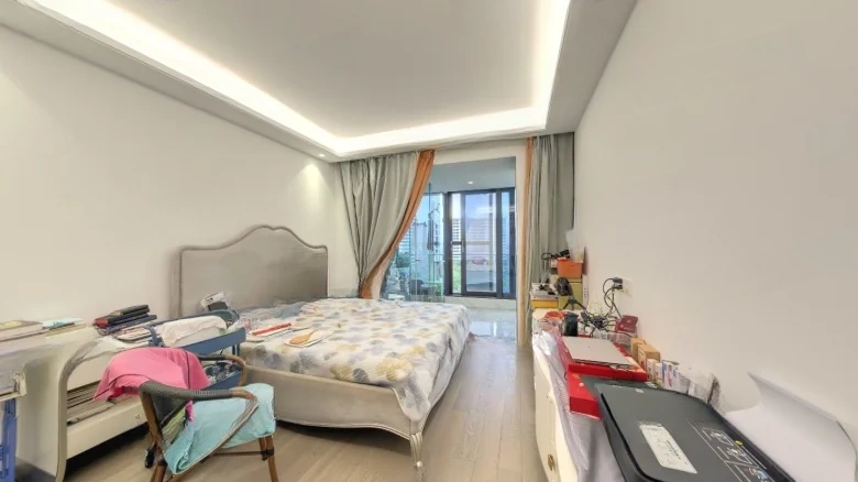 Artistic Hibiscus Bay - View 2