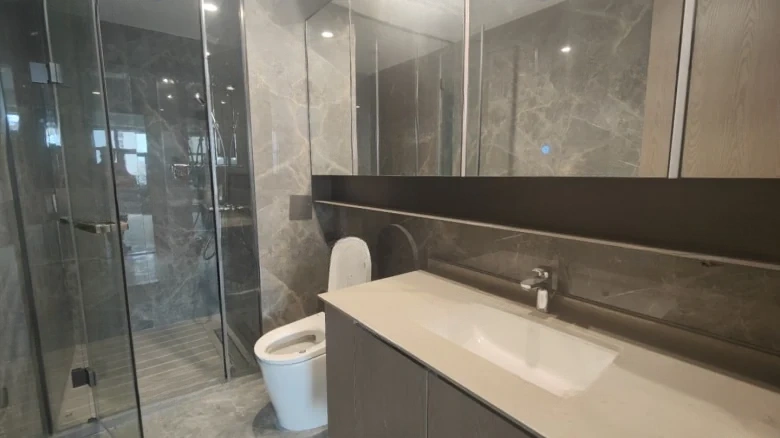 Luhong · Listening Blue Times - View 8