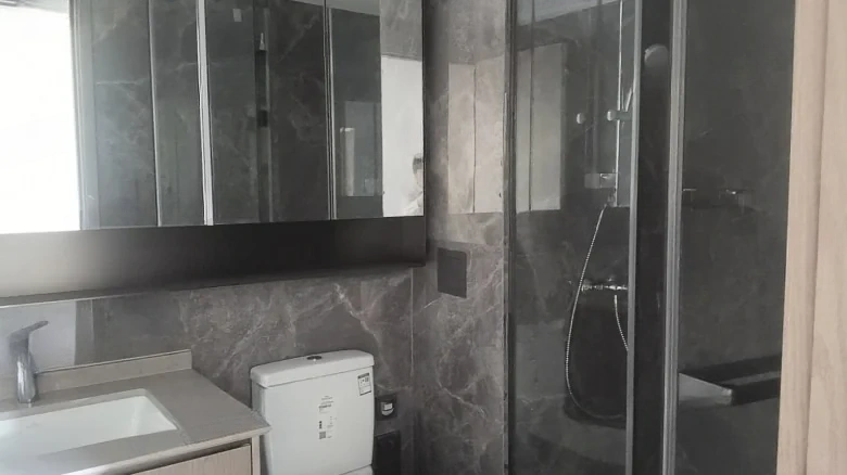 Luhu Listening Blue Times - View 9