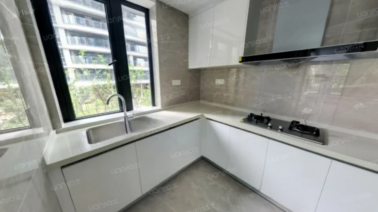 Green City · Phoenix Nest and Heron's Song - View 6