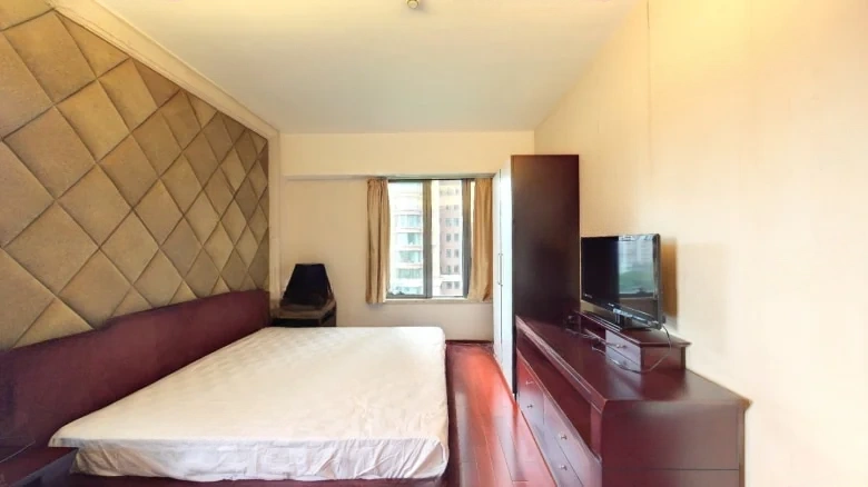 Richly Luxurious Edinburgh International Apartment - View 3