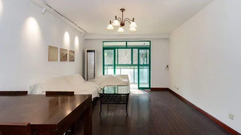 Silk House Floral Whisper - View 4