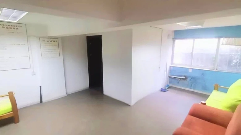 Morning Glow Street Mansion - View 8