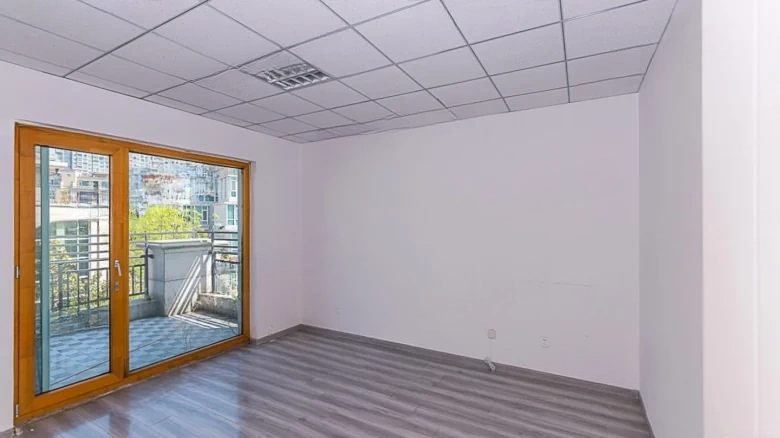 Aurora Manor Court - View 5