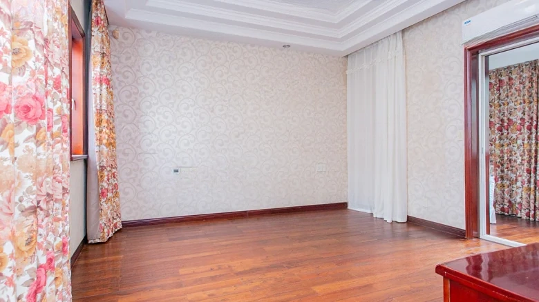 China Sea Jade Lake Shore - View 4