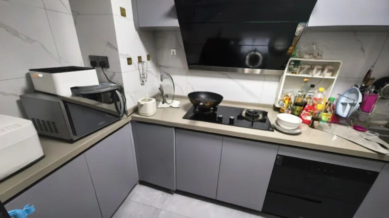 Yuechuan Apartment - View 4