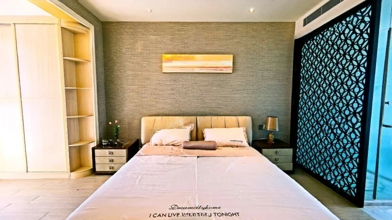 RingYear · Yellow Flower Pear Community - View 3