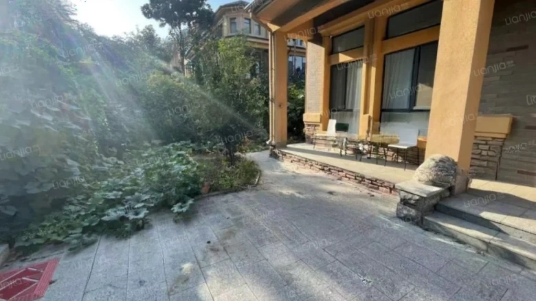 Outer Sea Butterfly Spring Mansion - View 11