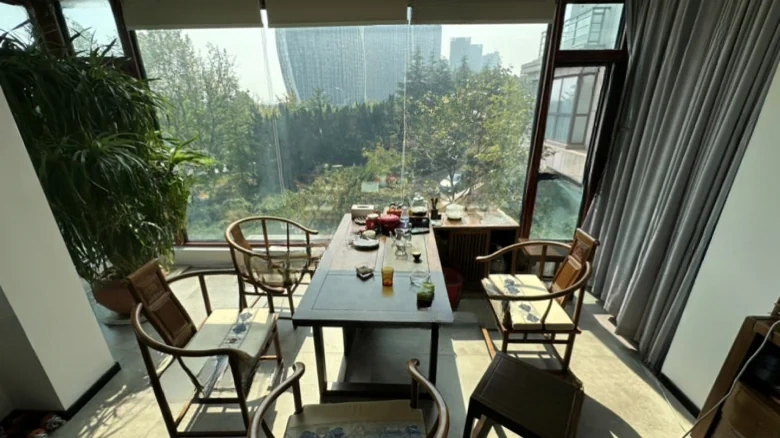 Eastern Supreme Emperor - View 3