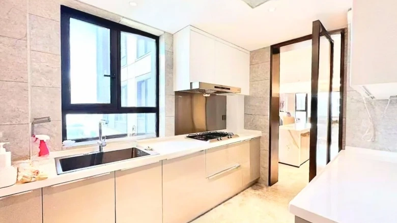 Golden Land Peak Hub - View 6