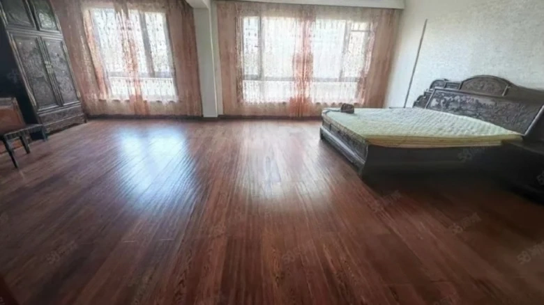 Nanhu One号 In some contexts, especially for locations or facilities, it's common to retain - View 9