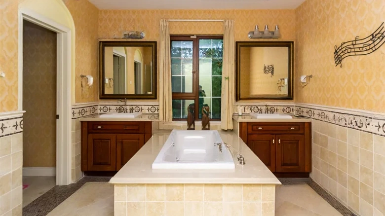 Napa Bay Water Estate - View 10