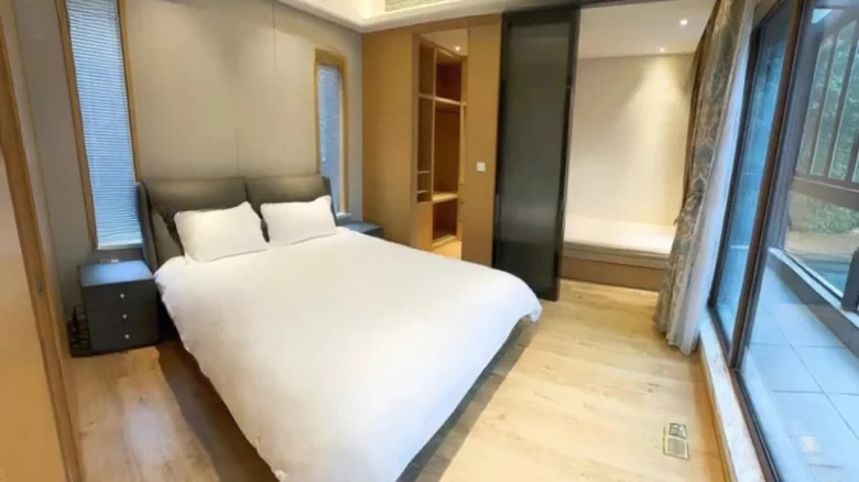 Elegant Retreat South Mountain - View 4