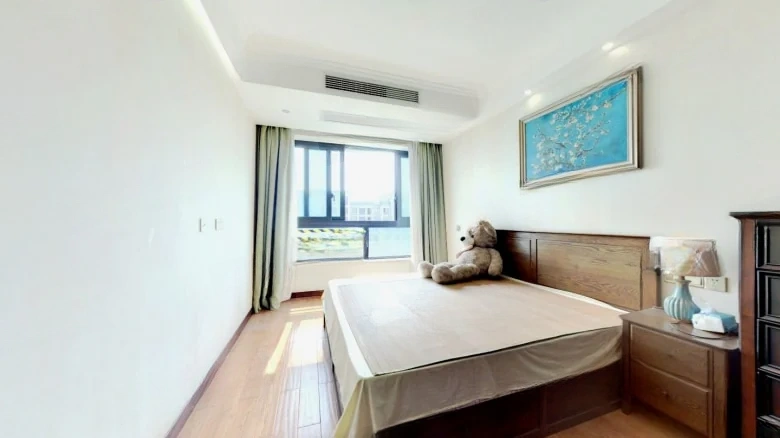 Kowloon Wharf Topaz - View 4