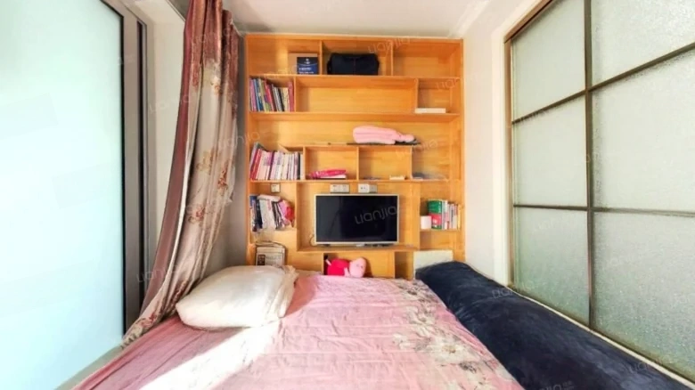 Lüchuān Residential Area - View 2